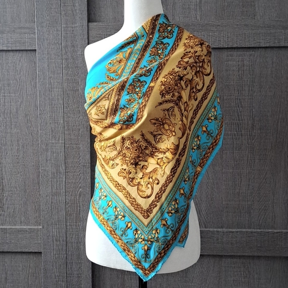 SAKS FIFTH AVENUE Scarf - Picture 5 of 6